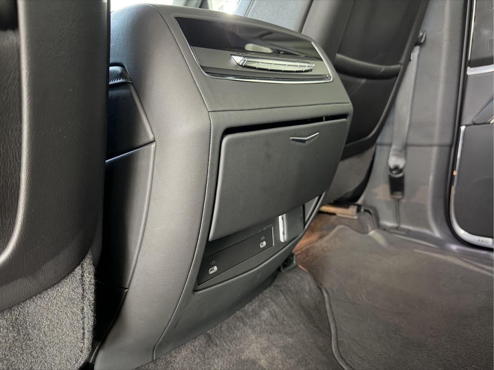 2024 Cadillac Escalade 4WD Luxury