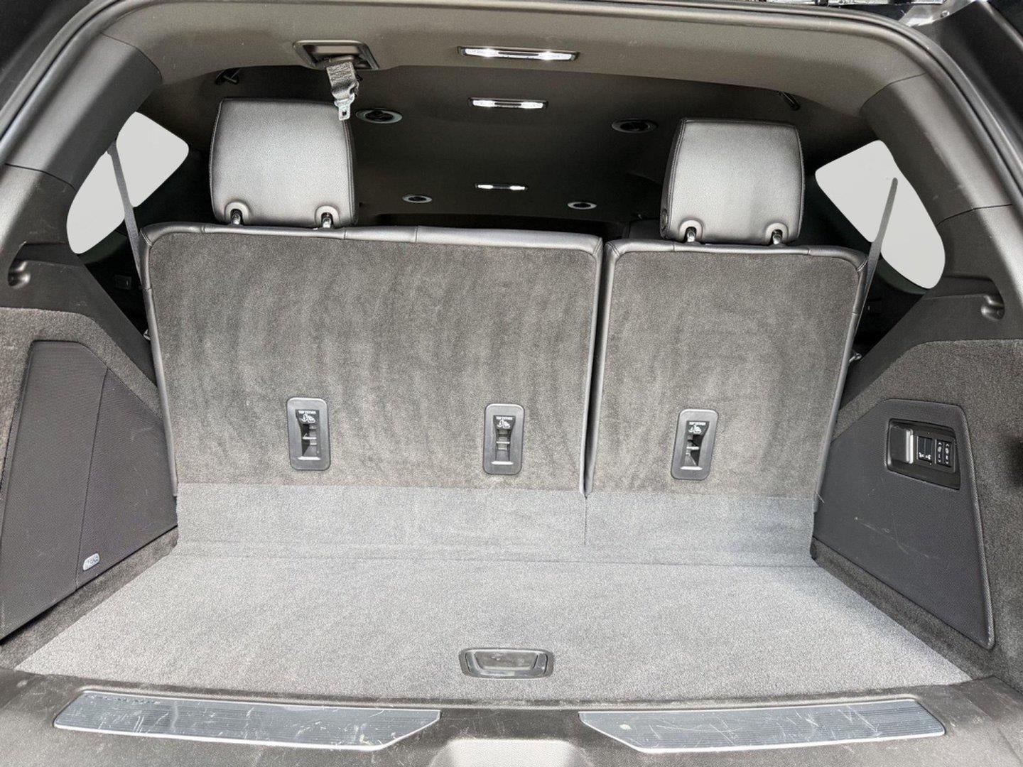 2024 Cadillac Escalade 4WD Luxury