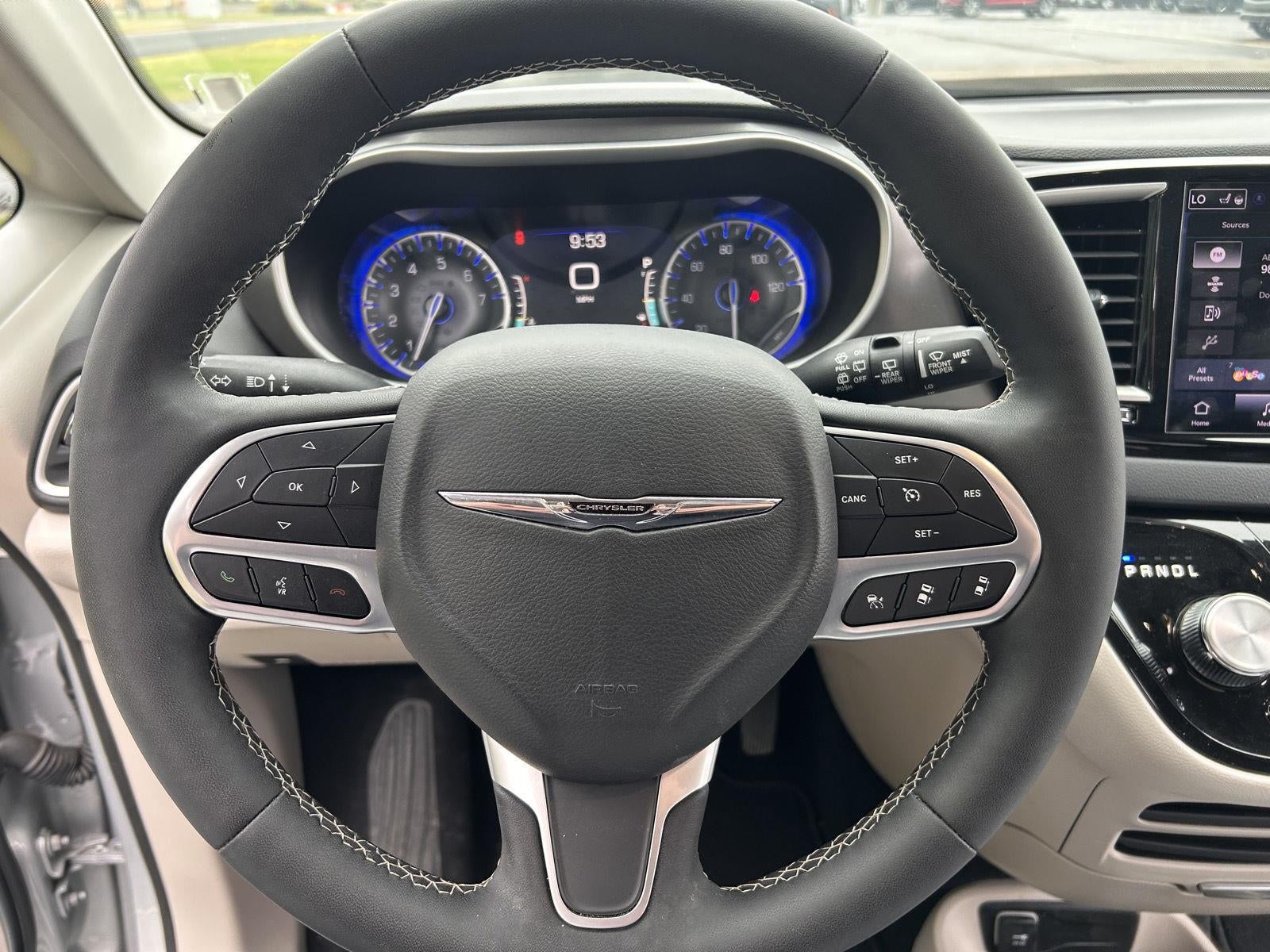 2024 Chrysler Pacifica Touring L