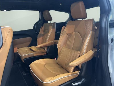 2023 Chrysler Pacifica Hybrid Pinnacle