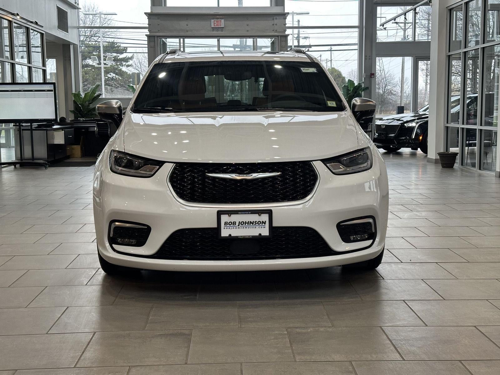 2023 Chrysler Pacifica Hybrid Pinnacle