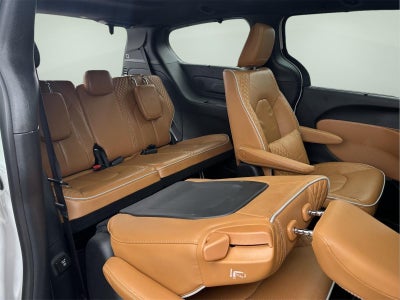 2023 Chrysler Pacifica Hybrid Pinnacle
