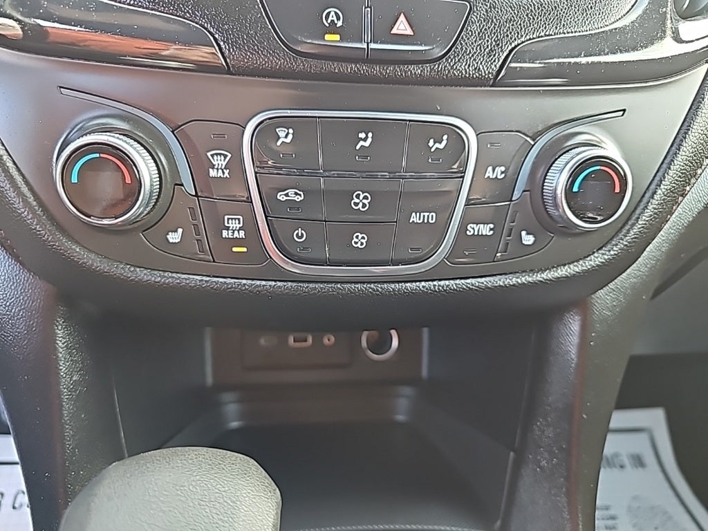 2022 Chevrolet Equinox RS Fresh Trade! Remote Start, Heated Seats, Power Lif