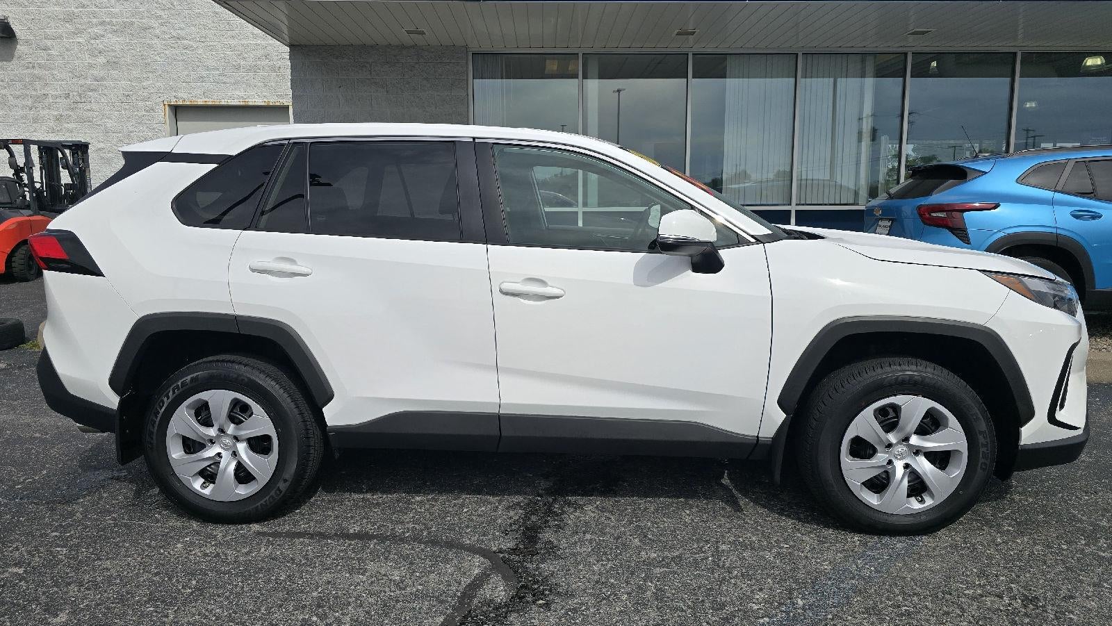 2023 Toyota Rav4 LE