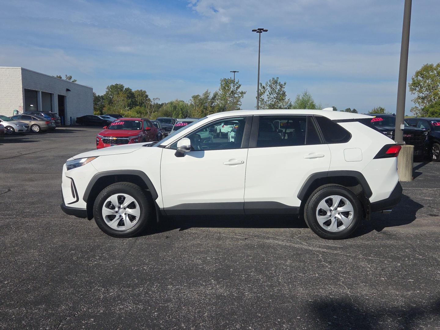 2023 Toyota Rav4 LE