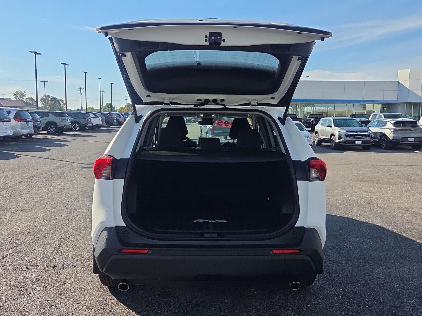 2023 Toyota Rav4 LE