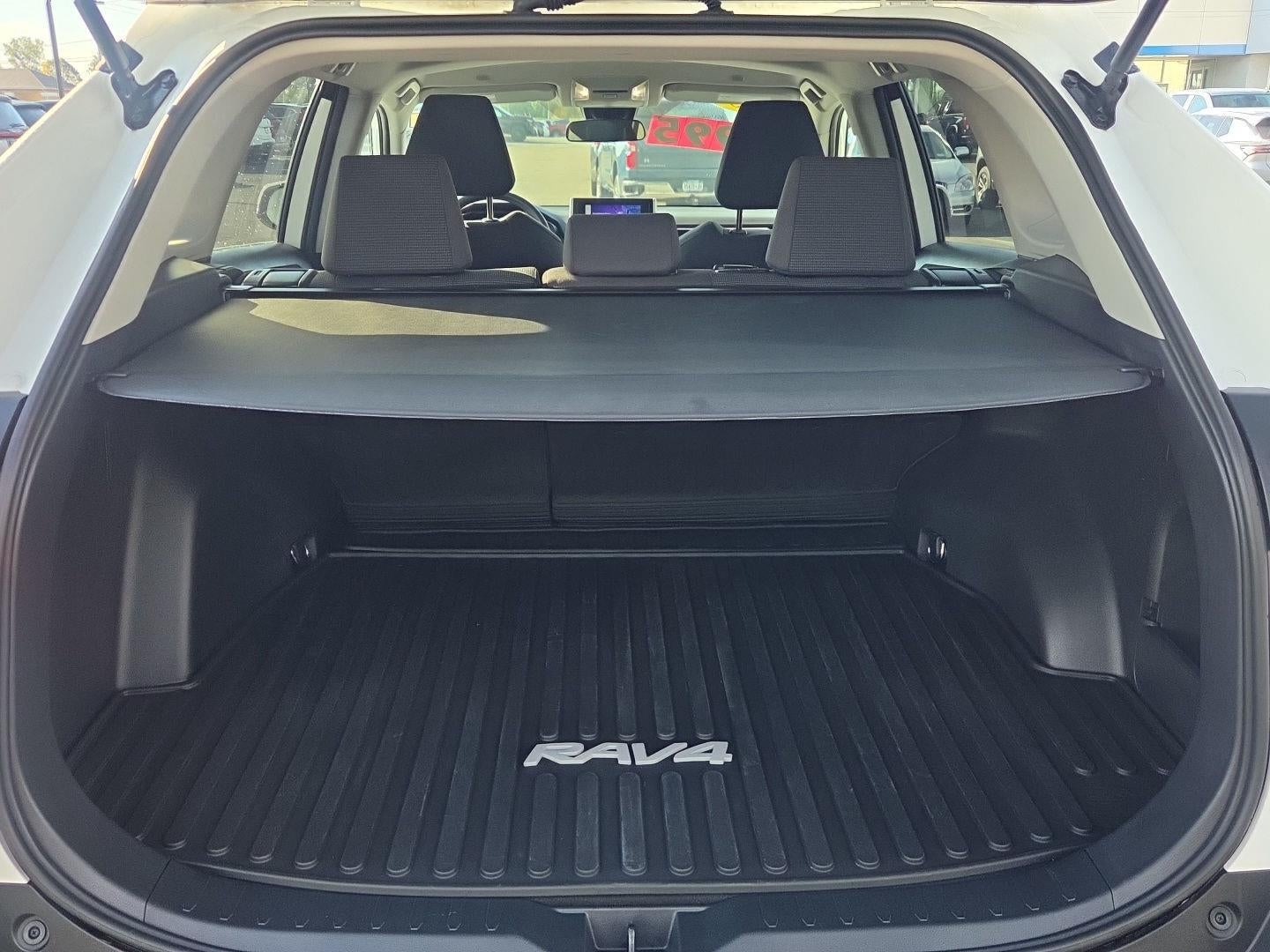 2023 Toyota Rav4 LE