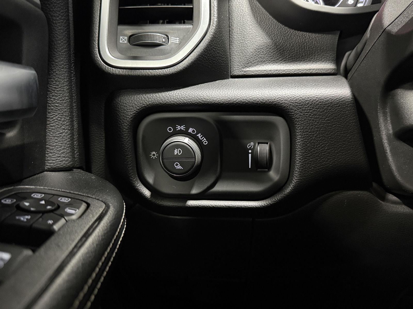 2026 RAM 2500 Big Horn/NIGHT EDITION