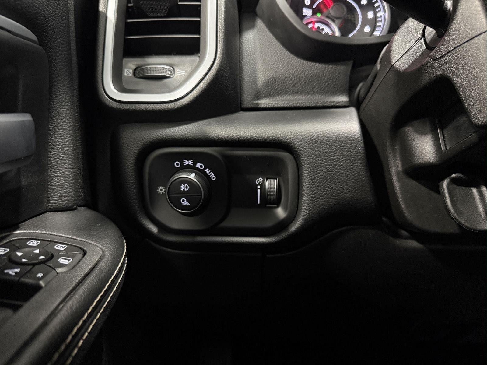 2026 RAM 2500 Big Horn/NIGHT EDITION