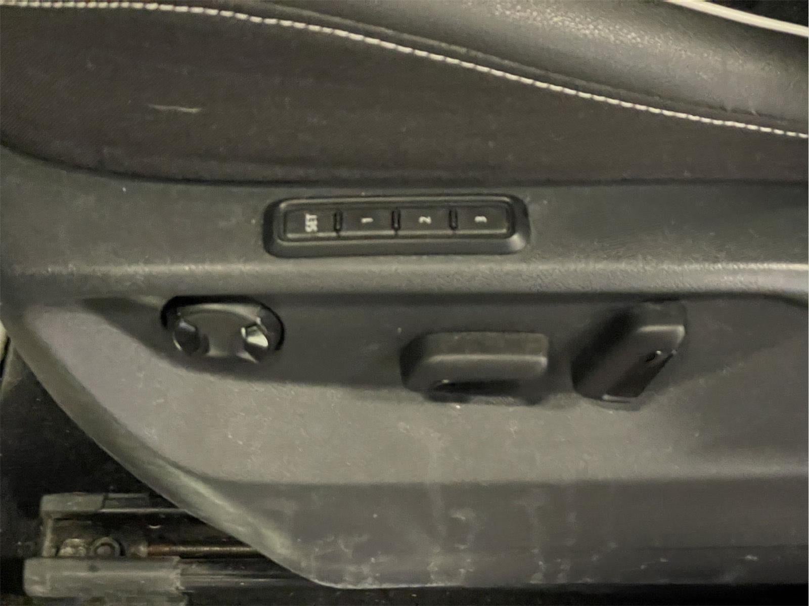 2023 Volkswagen Tiguan SEL R-Line