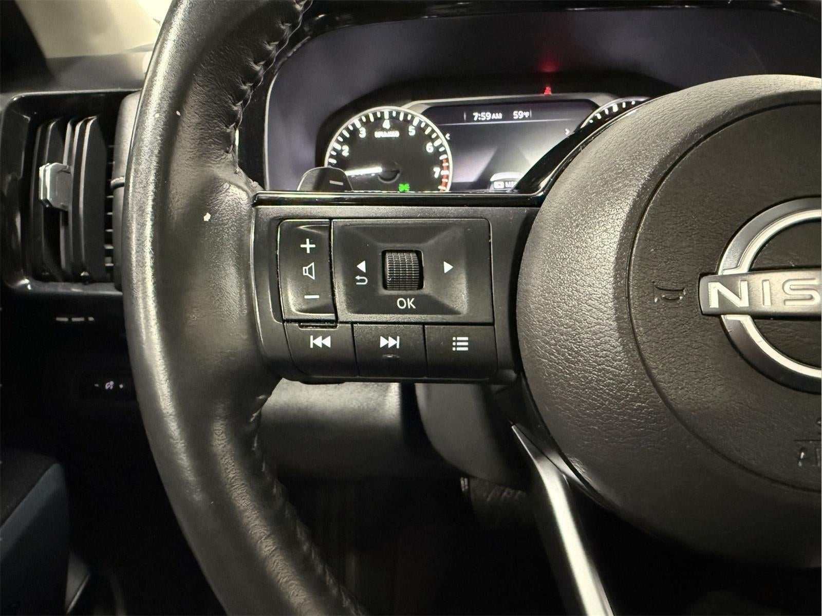 2022 Nissan Pathfinder SV