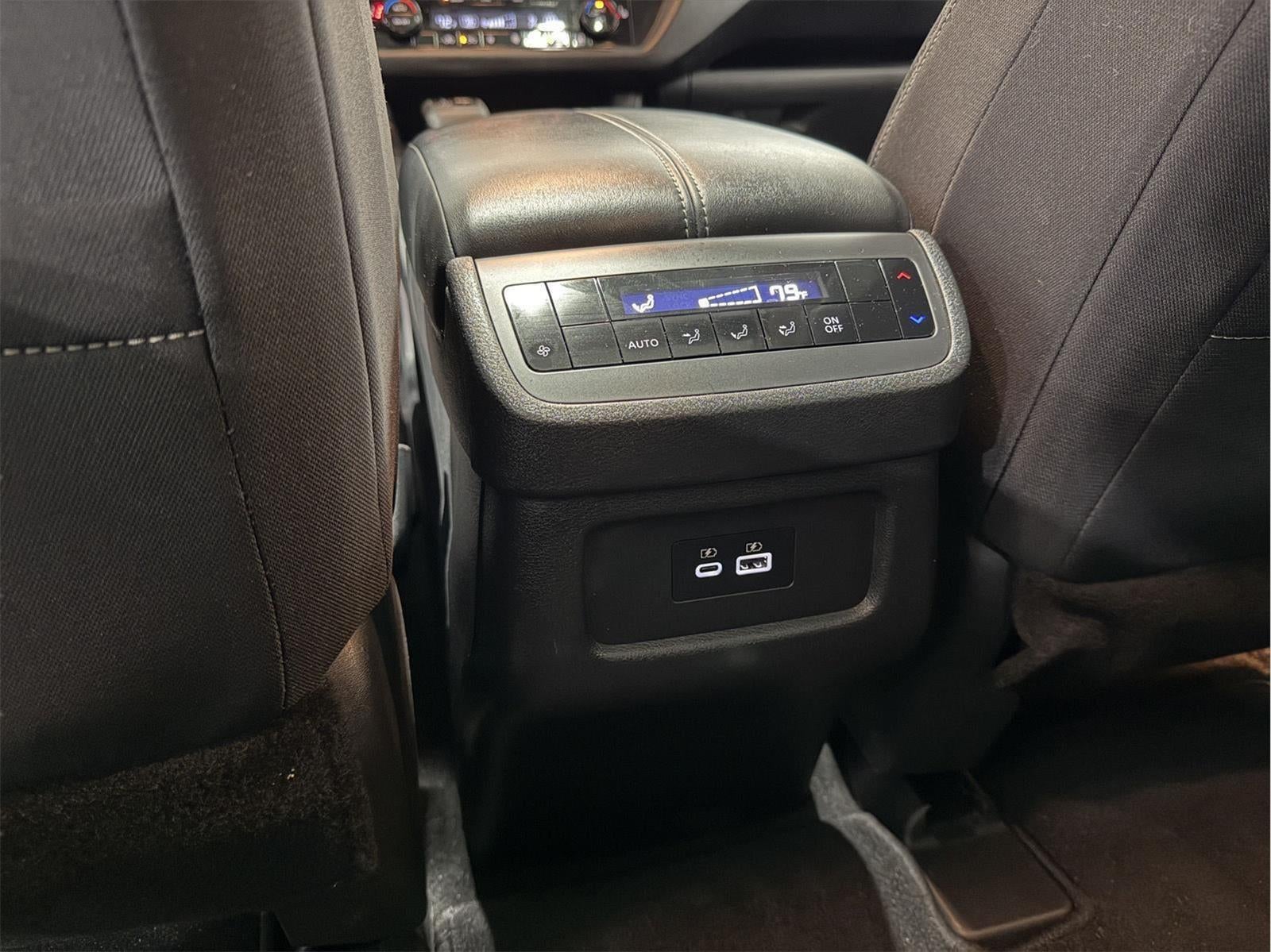 2022 Nissan Pathfinder SV