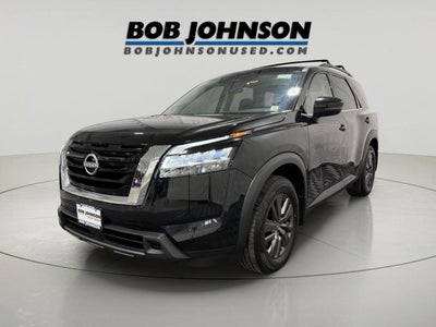 2022 Nissan Pathfinder SV