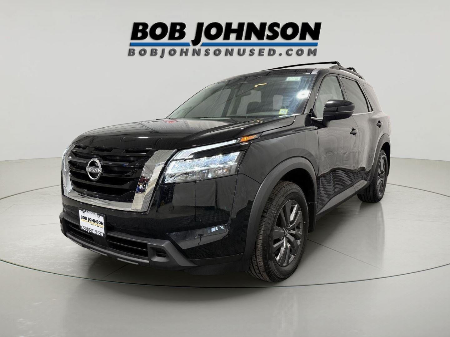 2022 Nissan Pathfinder SV