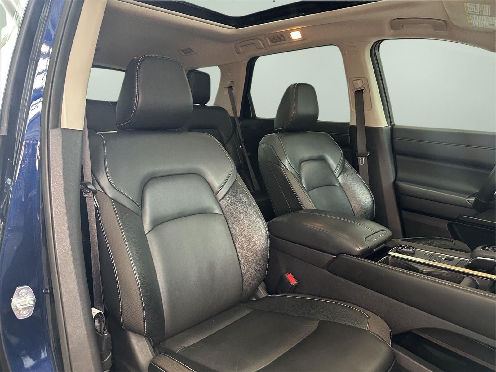 2022 Nissan Pathfinder SL