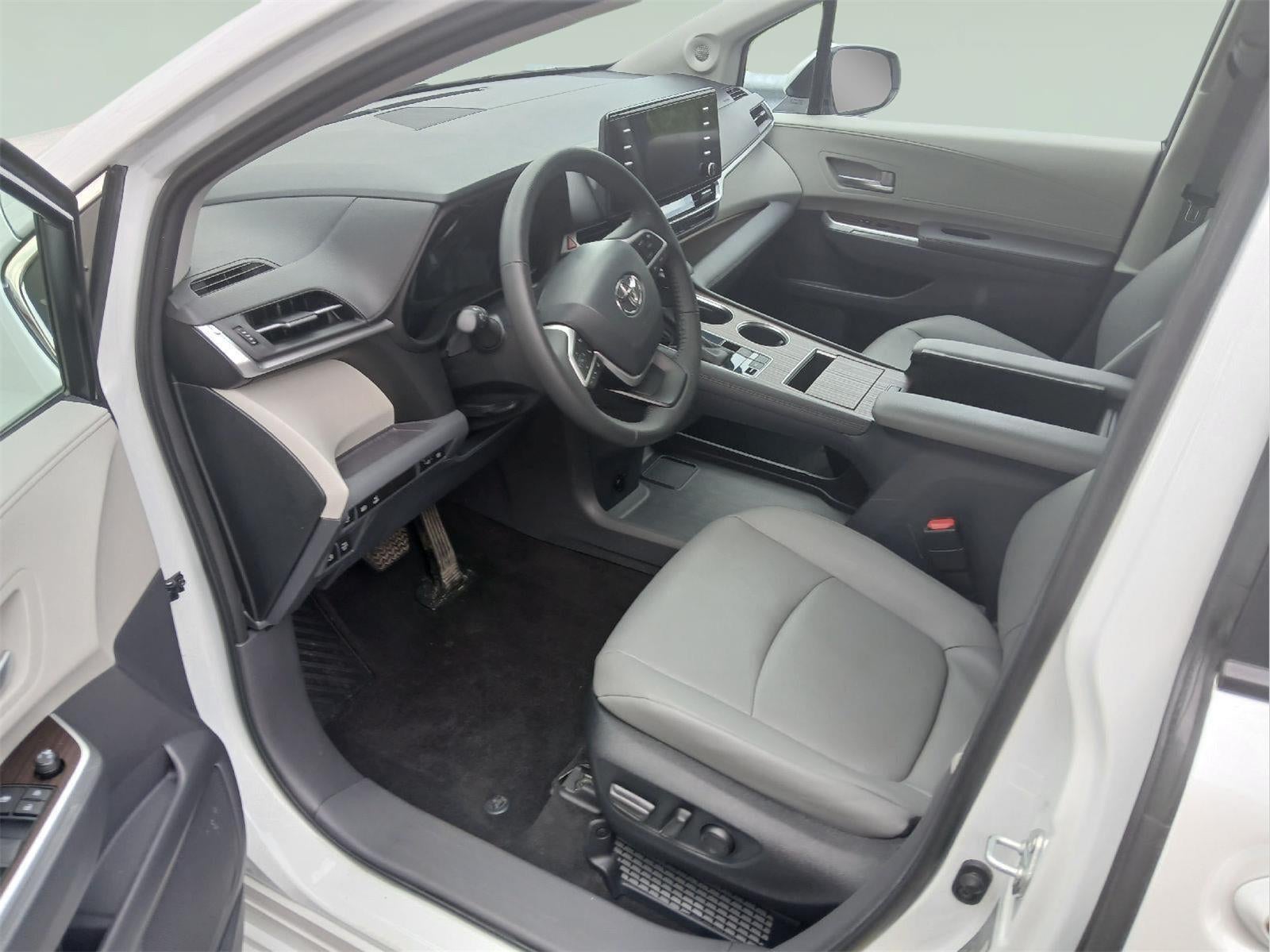 2023 Toyota Sienna XLE 7-Passenger