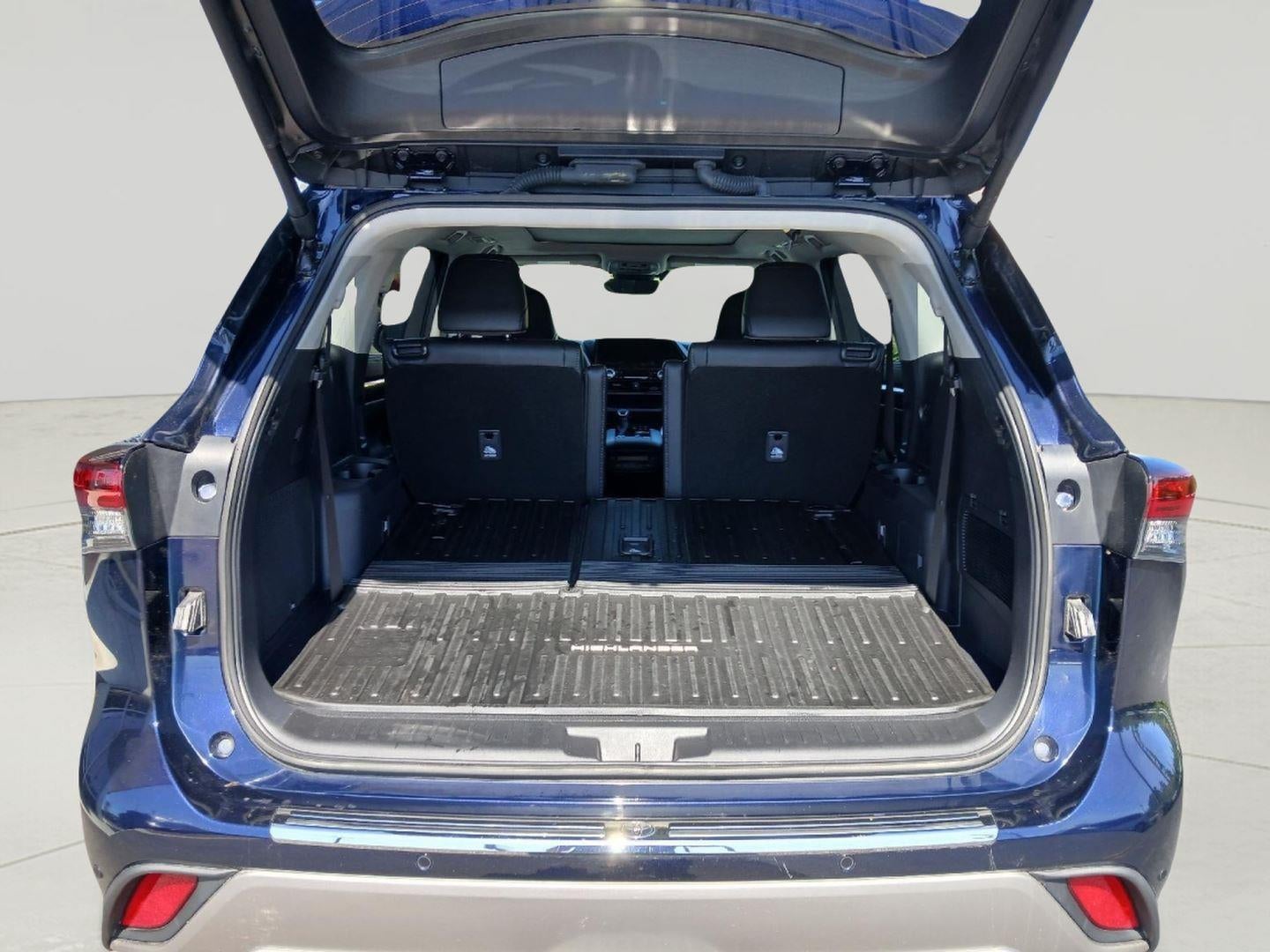 2025 Toyota Highlander Platinum