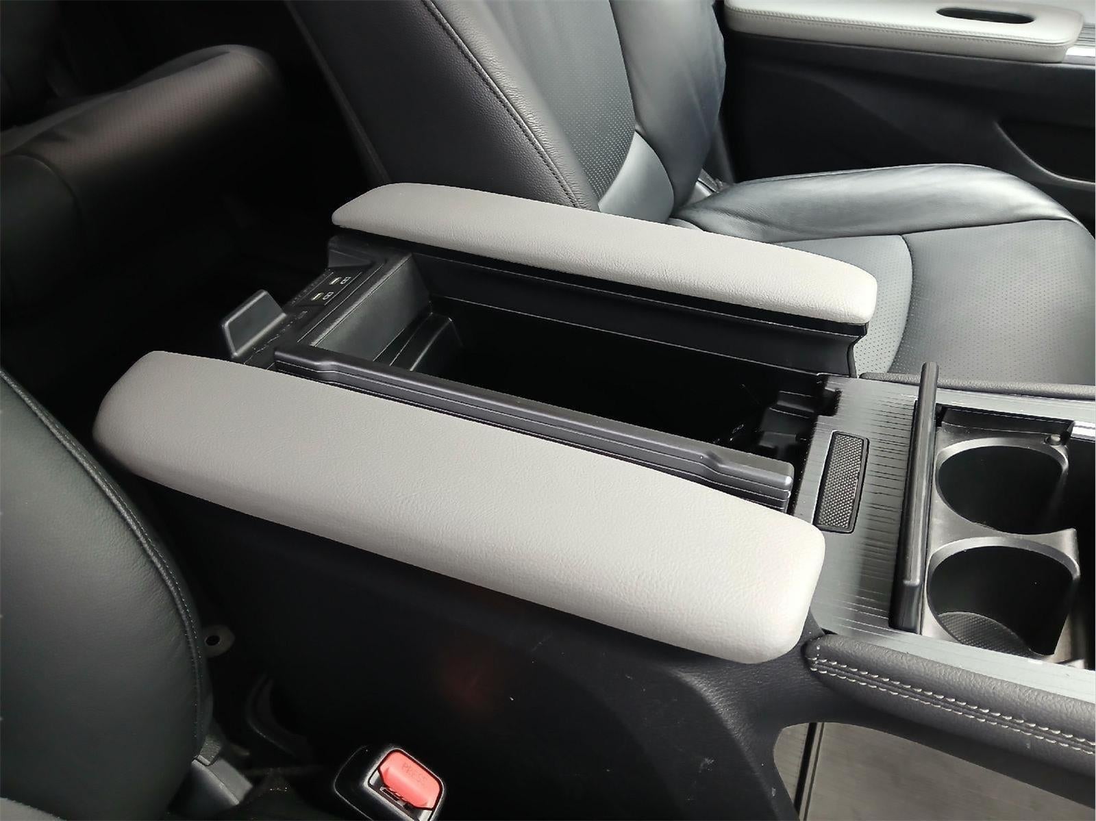 2025 Toyota Sienna LE 8-Passenger