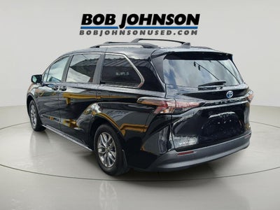 2025 Toyota Sienna LE 8-Passenger