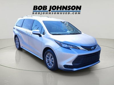 2024 Toyota Sienna LE 8-Passenger
