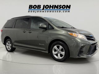 2020 Toyota Sienna LE Mobility 7-Passenger