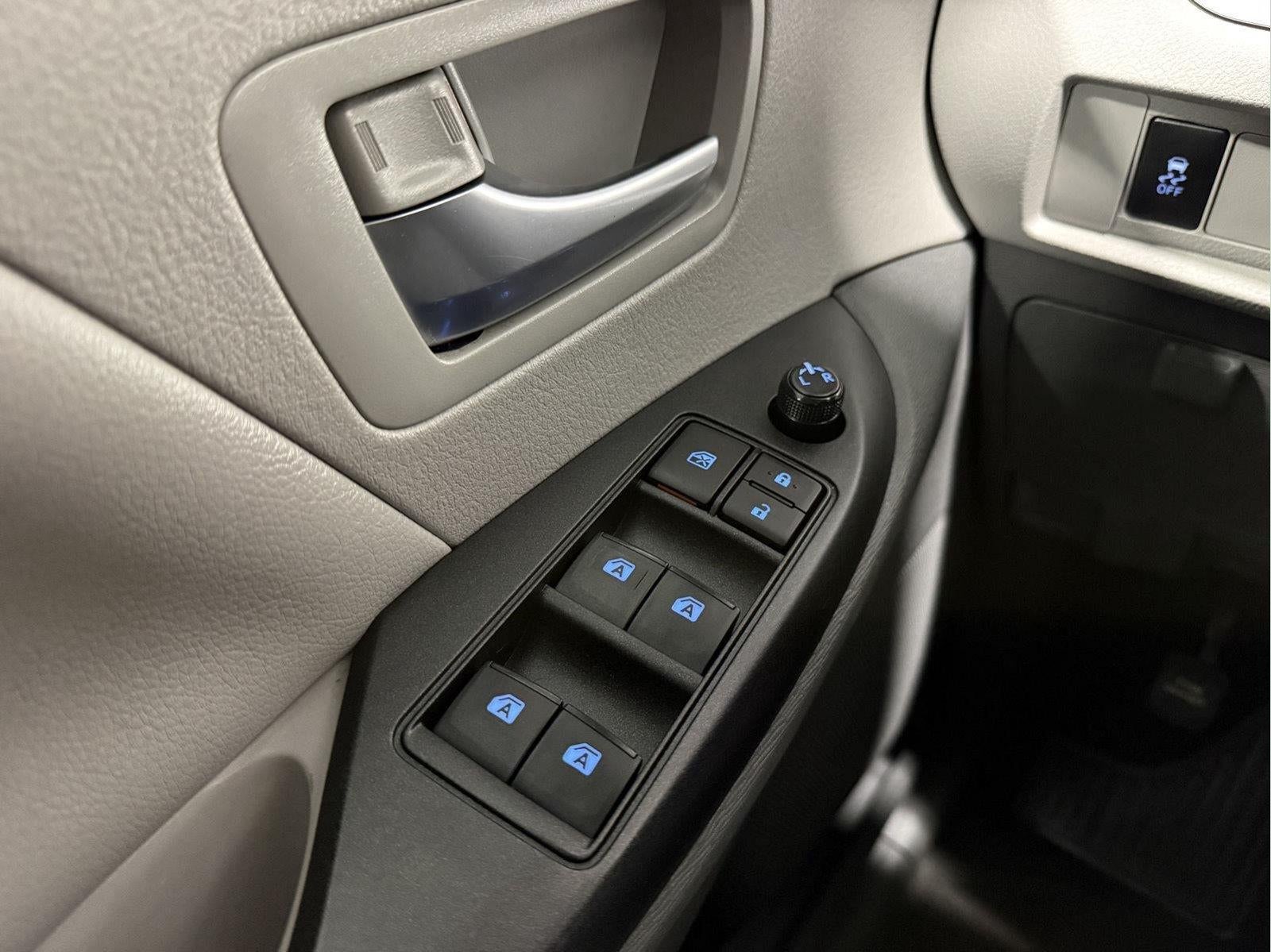 2020 Toyota Sienna LE Mobility 7-Passenger