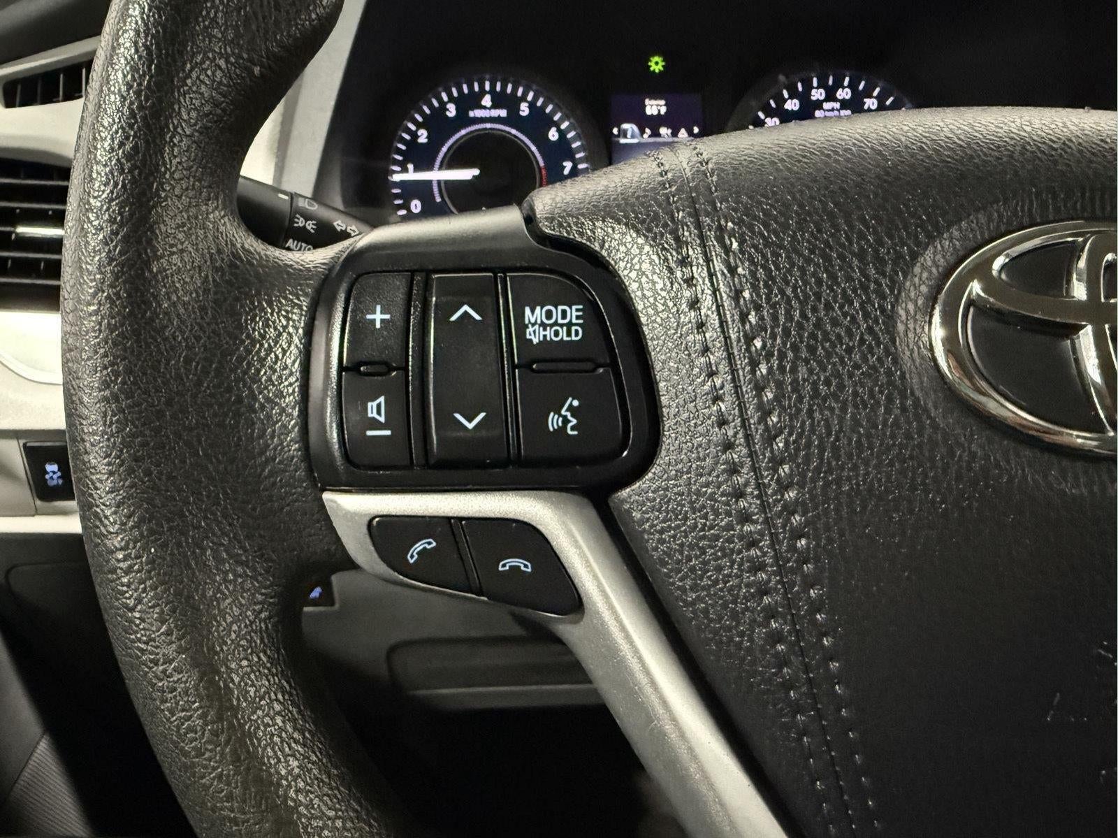 2020 Toyota Sienna LE Mobility 7-Passenger