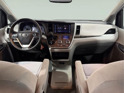 2020 Toyota Sienna LE Mobility 7-Passenger