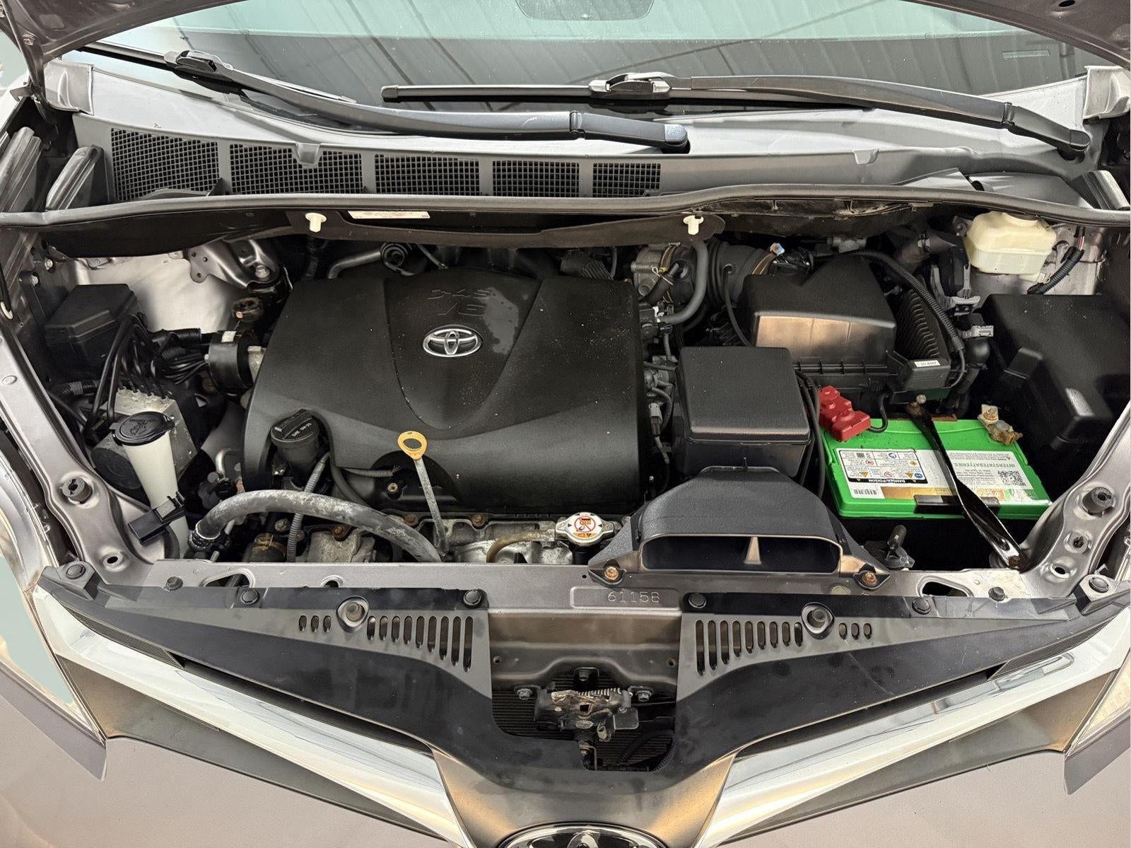 2020 Toyota Sienna LE Mobility 7-Passenger