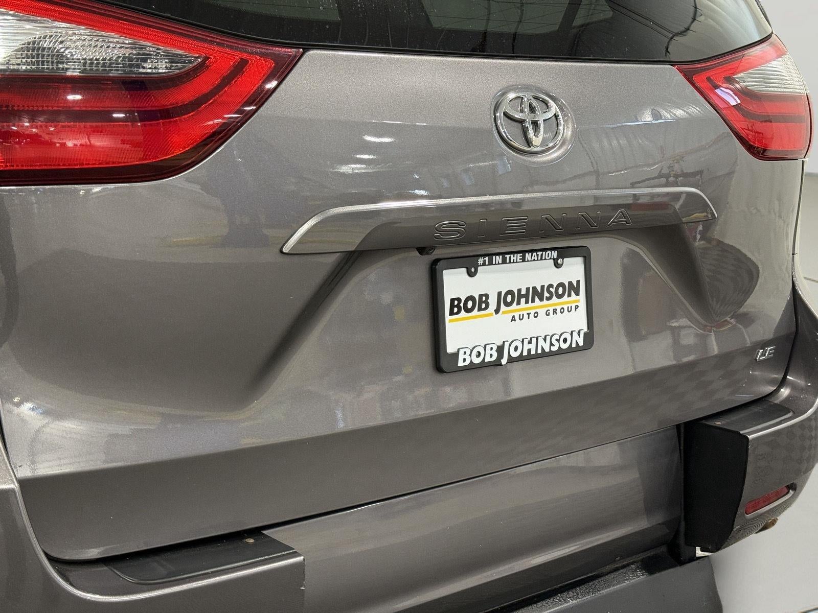 2020 Toyota Sienna LE Mobility 7-Passenger