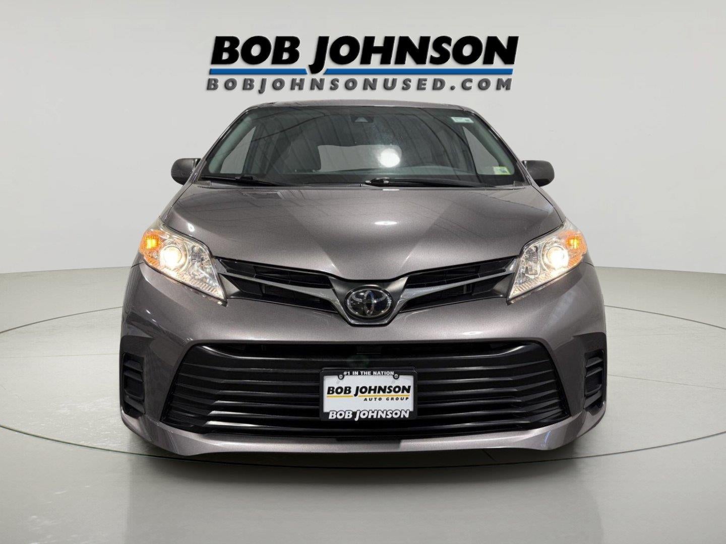2020 Toyota Sienna LE Mobility 7-Passenger