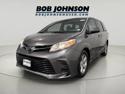 2020 Toyota Sienna LE Mobility 7-Passenger