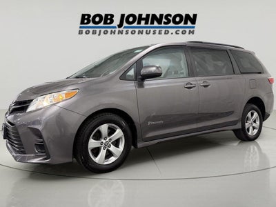 2020 Toyota Sienna LE Mobility 7-Passenger