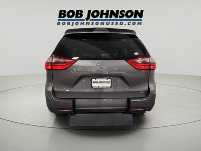 2020 Toyota Sienna LE Mobility 7-Passenger