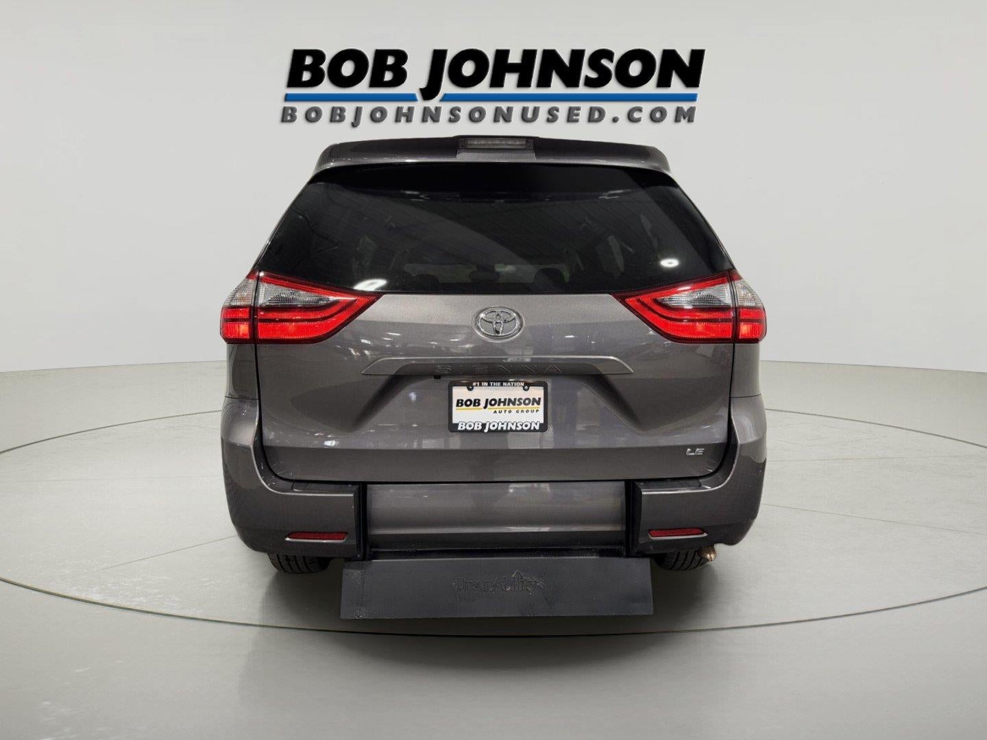 2020 Toyota Sienna LE Mobility 7-Passenger