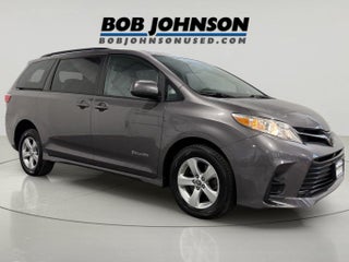 2020 Toyota Sienna LE Mobility 7-Passenger