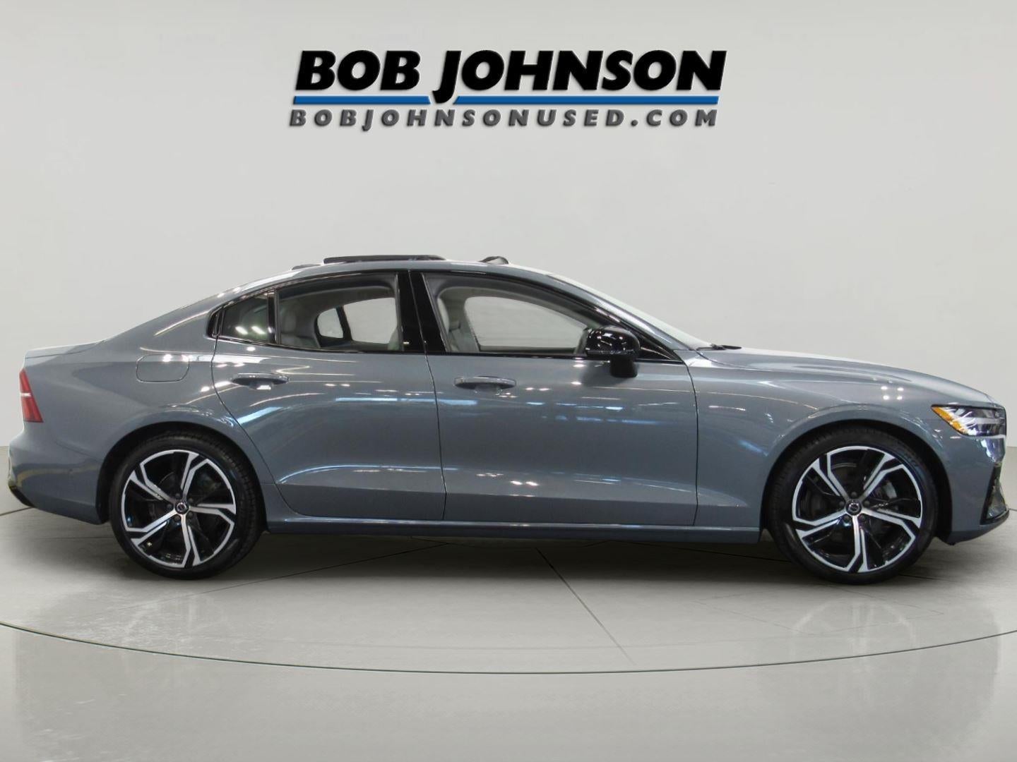 2023 Volvo S60 B5 PLUS DARK THEME S60 B5 Plus Dark Theme