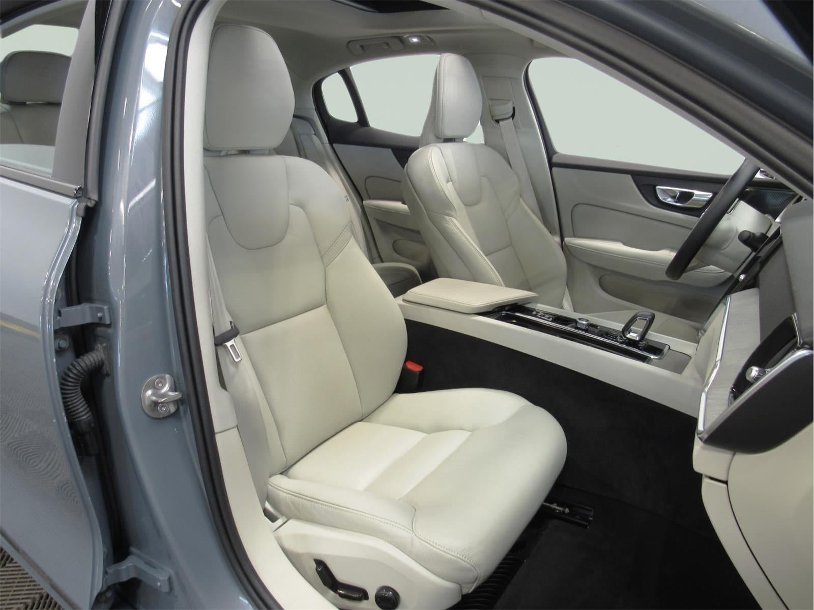 2023 Volvo S60 B5 PLUS DARK THEME S60 B5 Plus Dark Theme