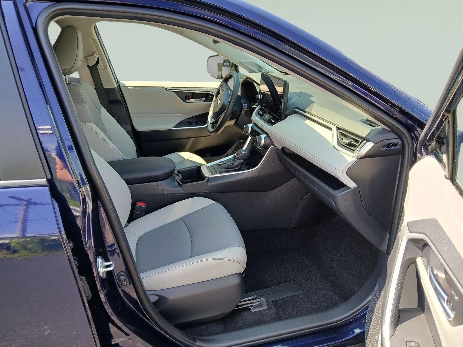 2025 Toyota Rav4 Hybrid XLE Premium