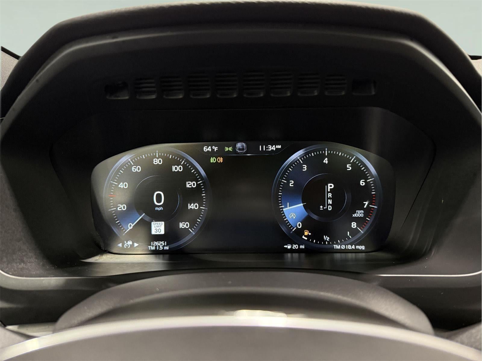2018 Volvo XC90 Momentum