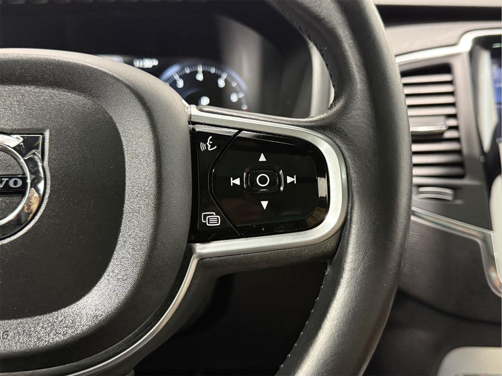 2018 Volvo XC90 Momentum