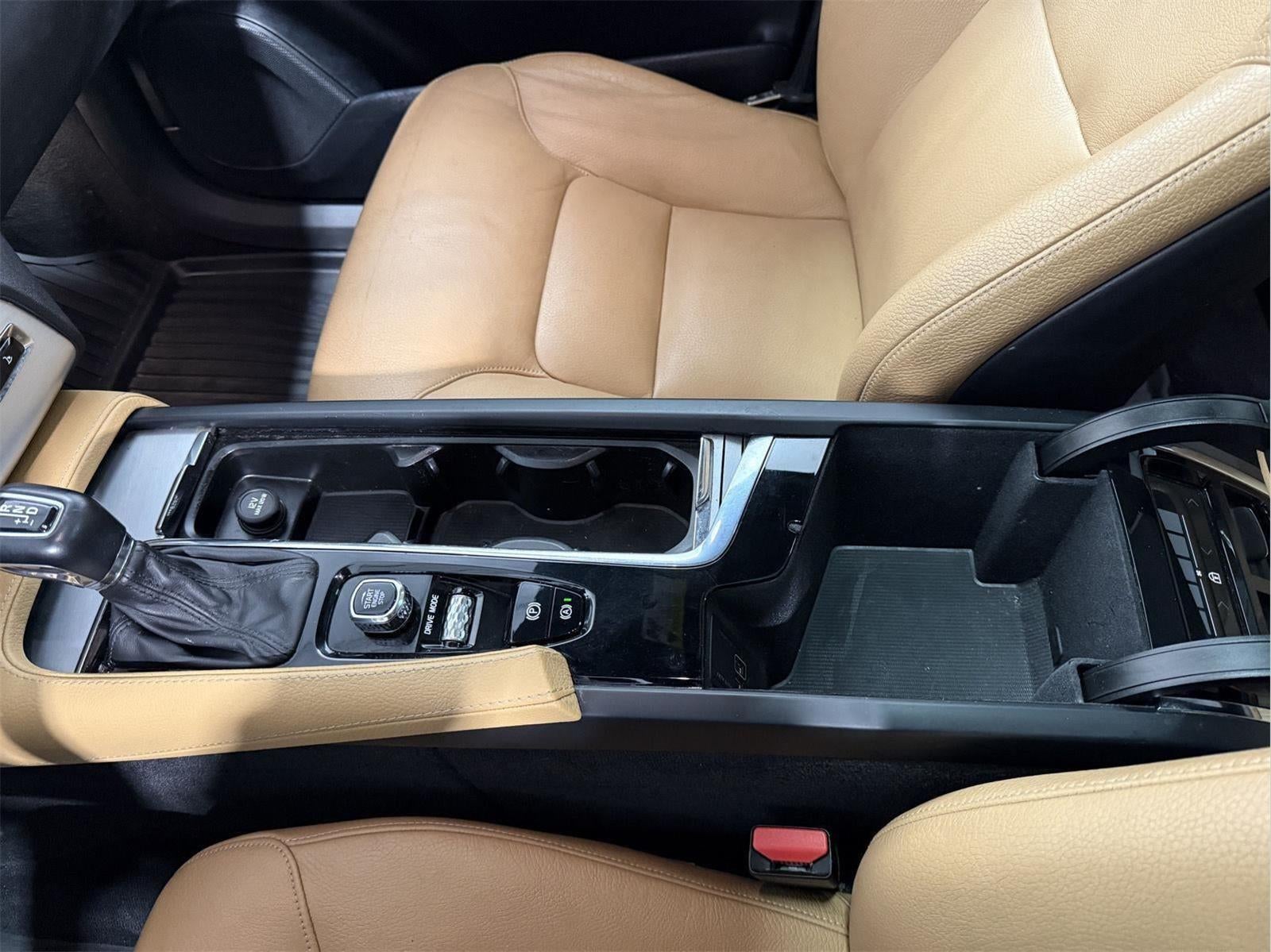 2018 Volvo XC90 Momentum