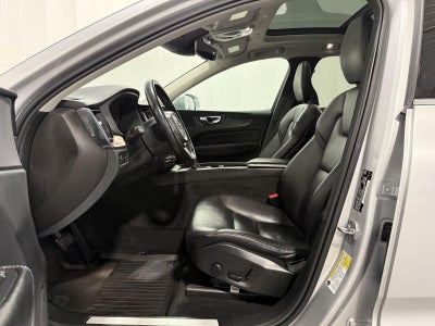 2021 Volvo XC60 Momentum