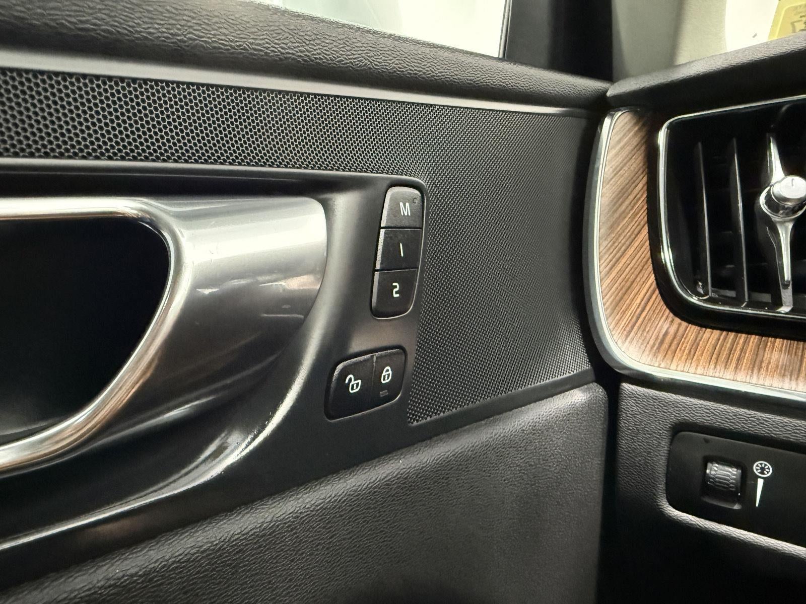 2021 Volvo XC60 Momentum