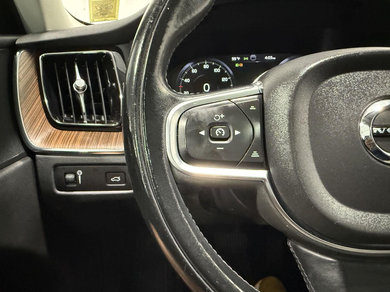 2021 Volvo XC60 Momentum