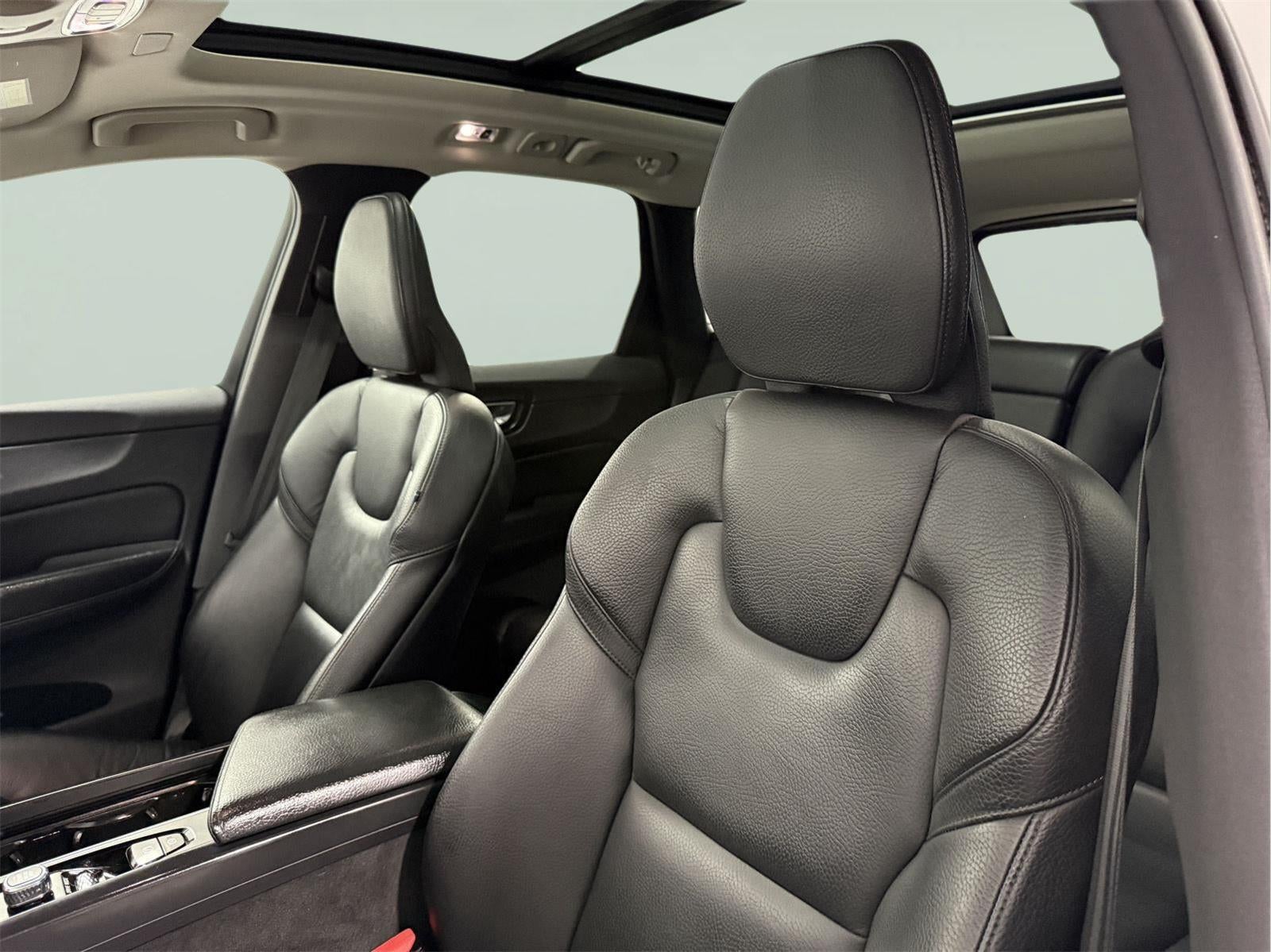2021 Volvo XC60 Momentum