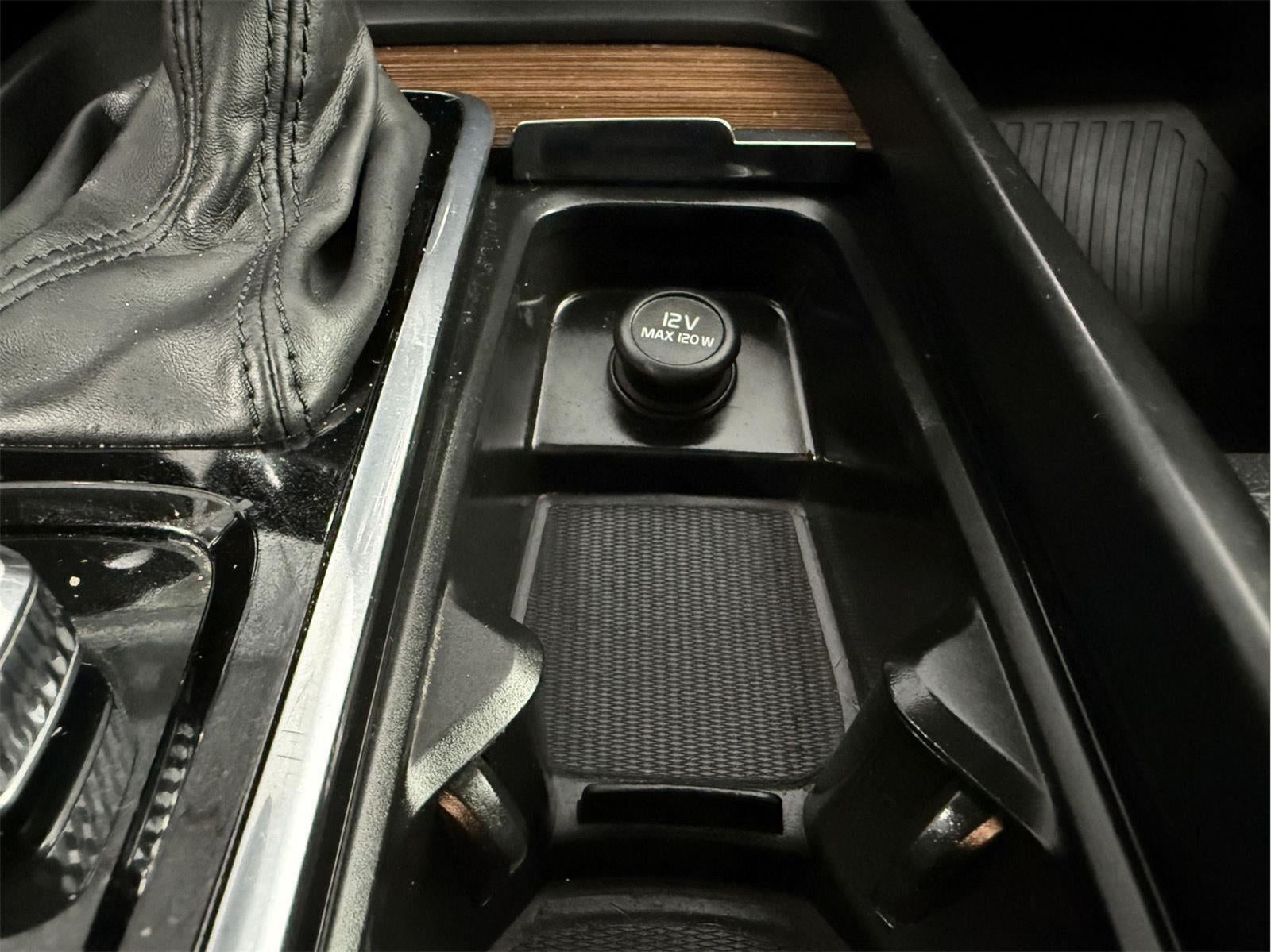 2021 Volvo XC60 Momentum