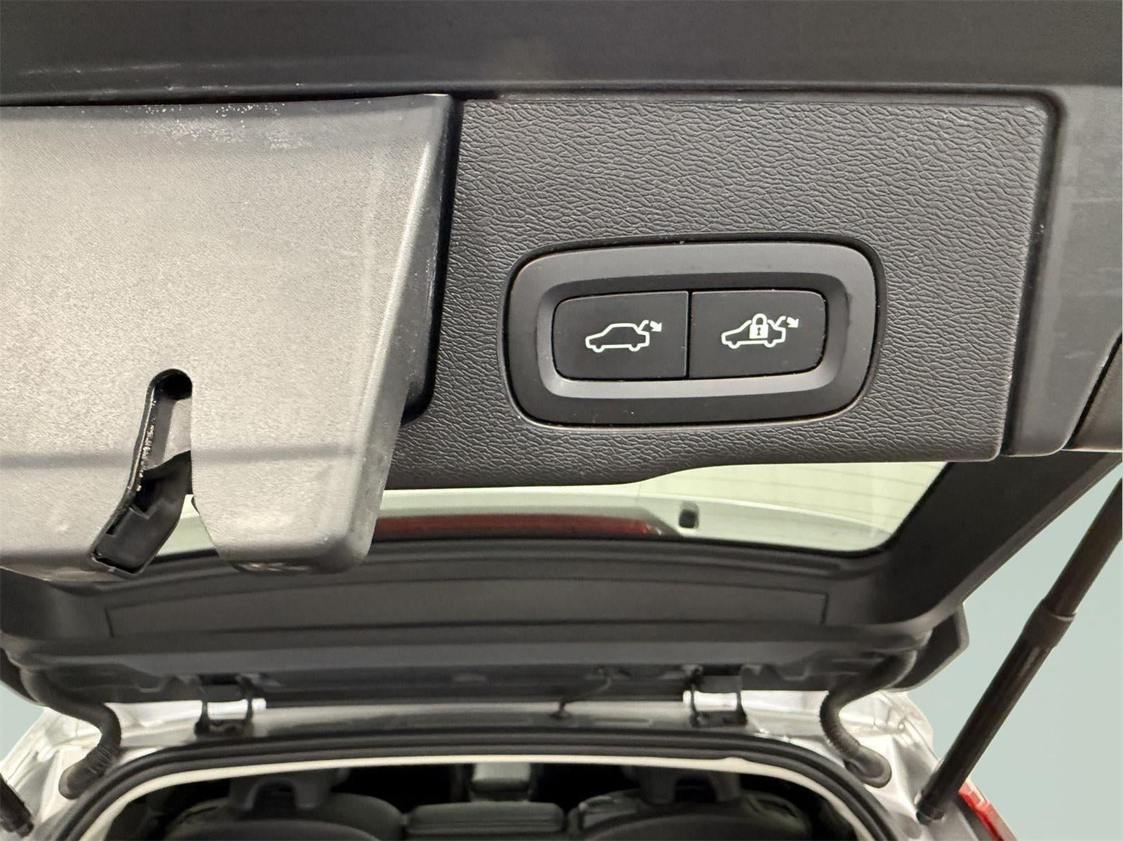 2021 Volvo XC60 Momentum