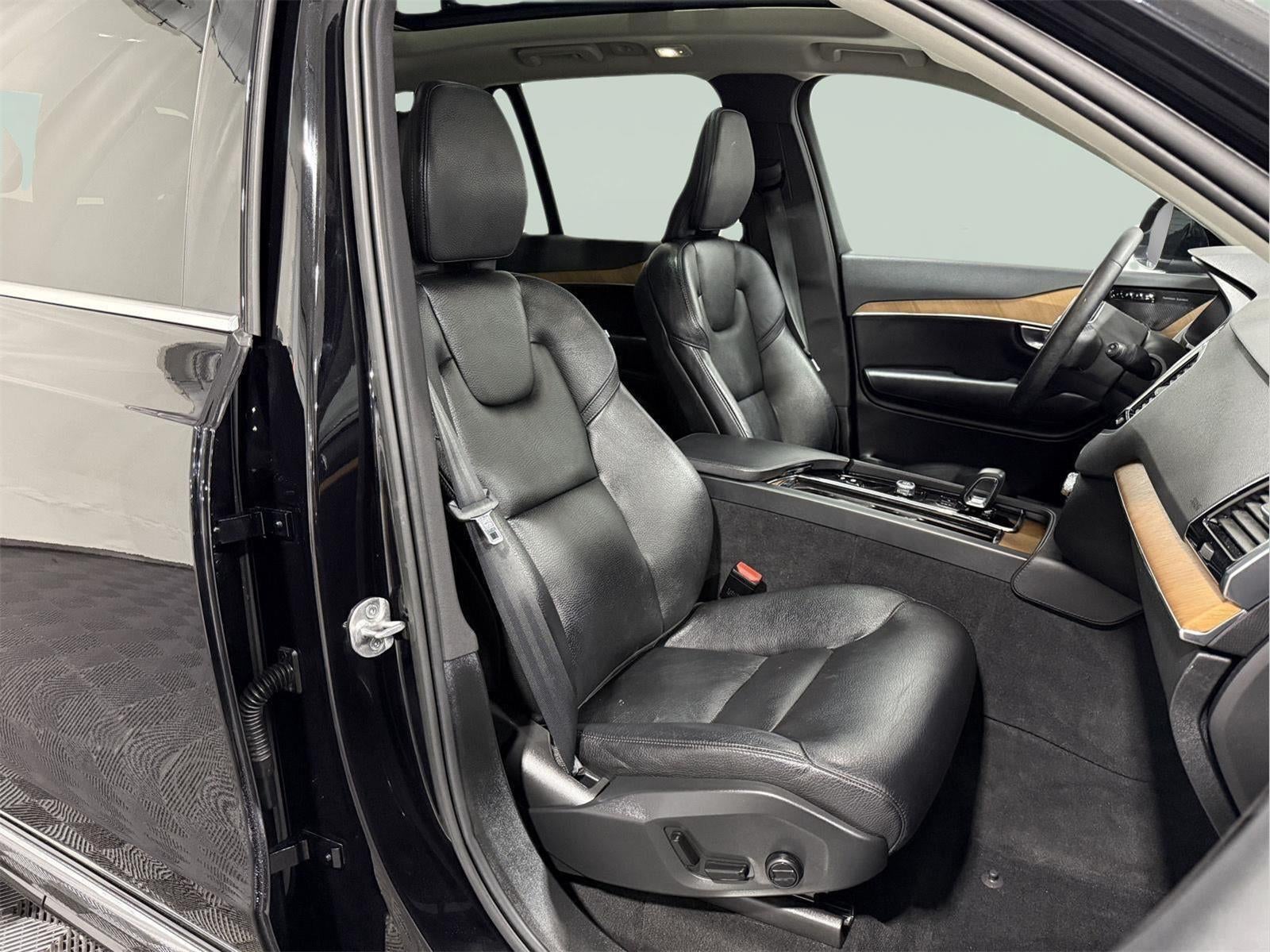 2023 Volvo XC90 Plus