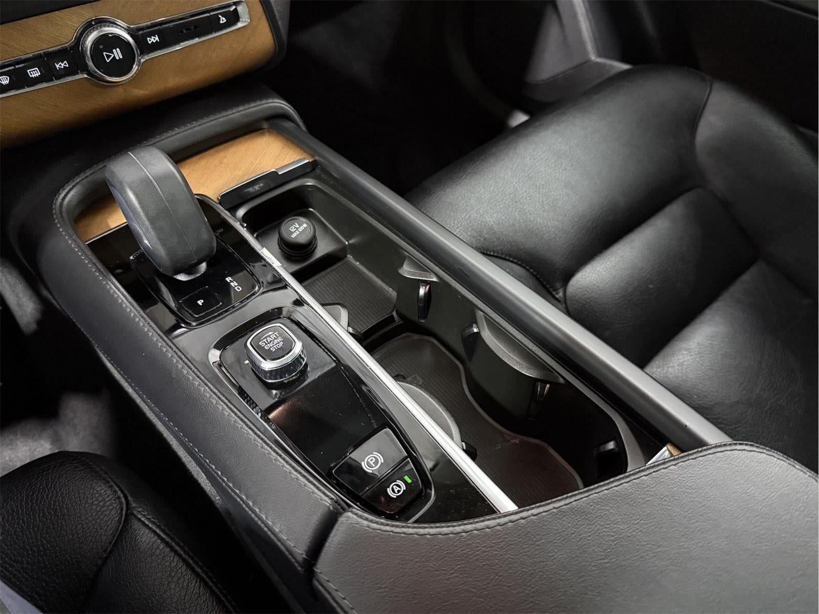 2023 Volvo XC90 Plus